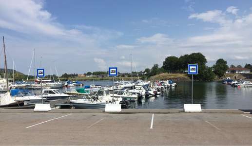 Added a photo to a location