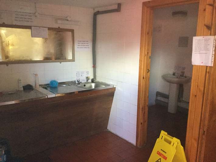 Riverside Chalets Caravan and Camping