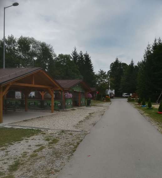 Einem Ort wurde ein Foto hinzugefügt