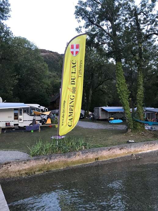 Einem Ort wurde ein Foto hinzugefügt