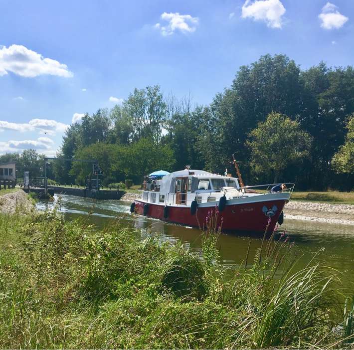 Parking Jachthaven Scey-sur-Saône-et-Saint-Albin