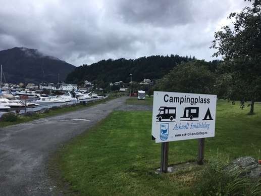 Einem Ort wurde ein Foto hinzugefügt