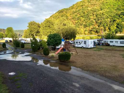 Einem Ort wurde ein Foto hinzugefügt