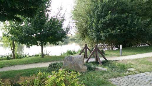 Added a photo to a location