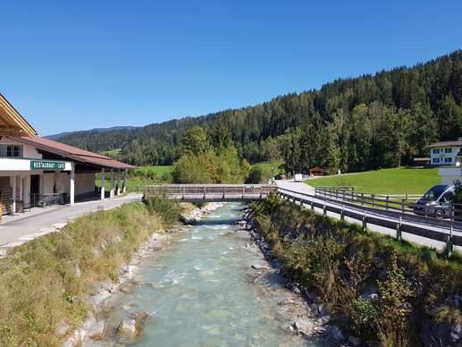 Einem Ort wurde ein Foto hinzugefügt