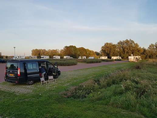 Einem Ort wurde ein Foto hinzugefügt