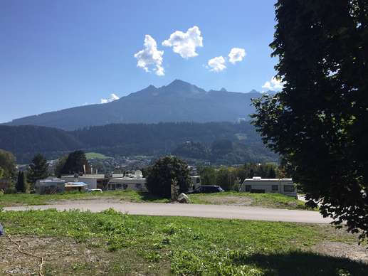 Einem Ort wurde ein Foto hinzugefügt