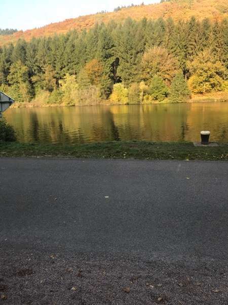 Einem Ort wurde ein Foto hinzugefügt