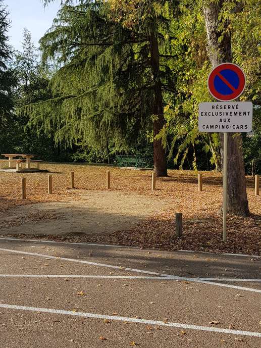 Einem Ort wurde ein Foto hinzugefügt
