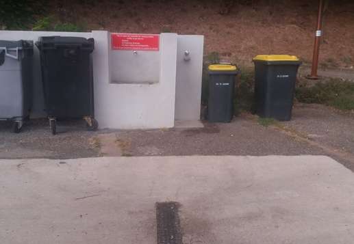 Einem Ort wurde ein Foto hinzugefügt