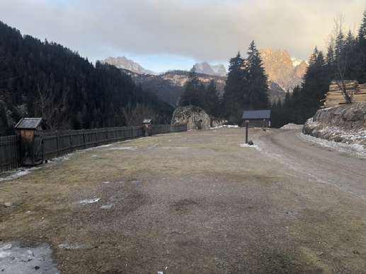 Einem Ort wurde ein Foto hinzugefügt