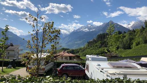 Einem Ort wurde ein Foto hinzugefügt