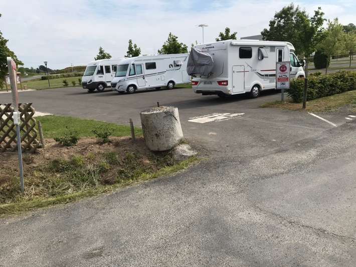 Aire de Camping-car Le Louroux