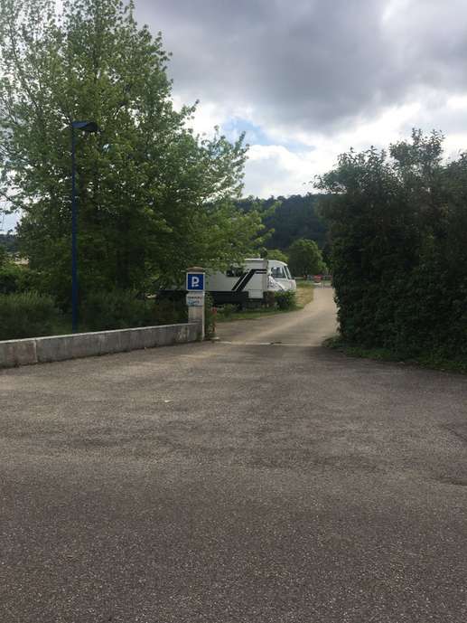 Einem Ort wurde ein Foto hinzugefügt