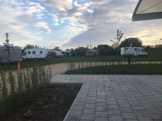 Einem Ort wurde ein Foto hinzugefügt