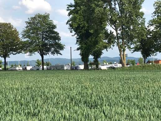 Einem Ort wurde ein Foto hinzugefügt