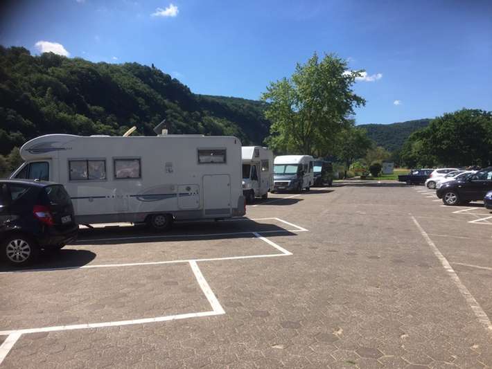 Parking Weinbrunnenhalle