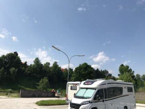 Einem Ort wurde ein Foto hinzugefügt