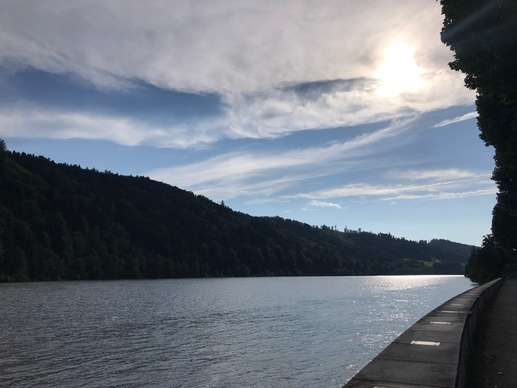 Einem Ort wurde ein Foto hinzugefügt