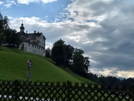 Einem Ort wurde ein Foto hinzugefügt