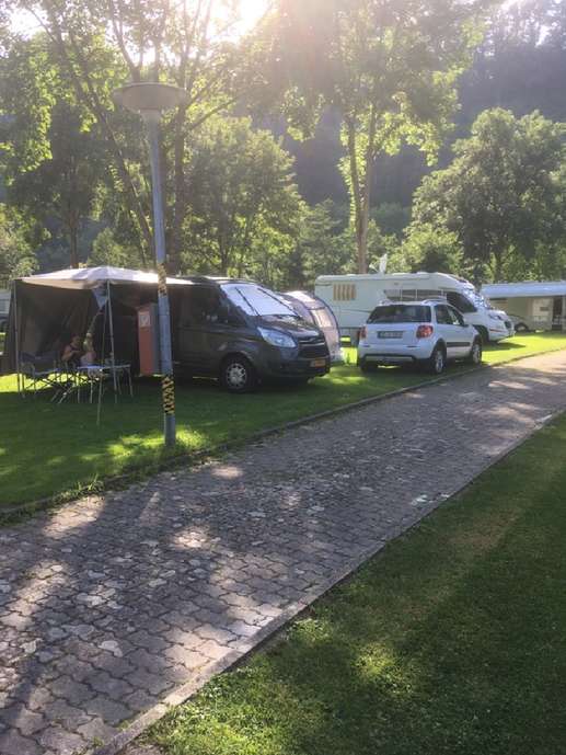 Einem Ort wurde ein Foto hinzugefügt