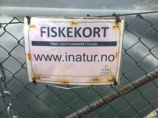 Einem Ort wurde ein Foto hinzugefügt