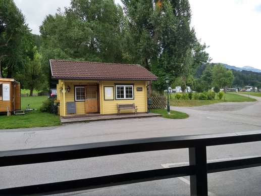 Einem Ort wurde ein Foto hinzugefügt