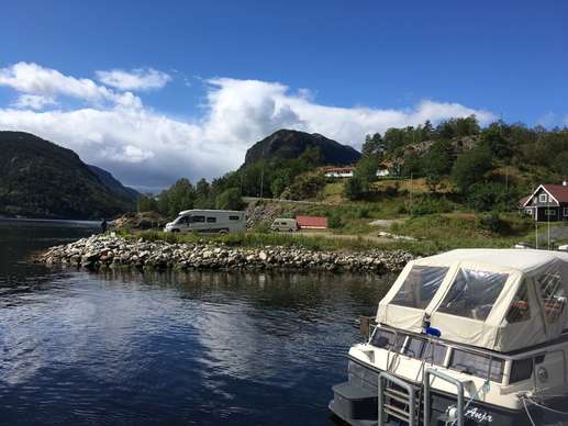 Added a photo to a location
