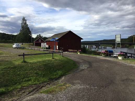 Added a photo to a location