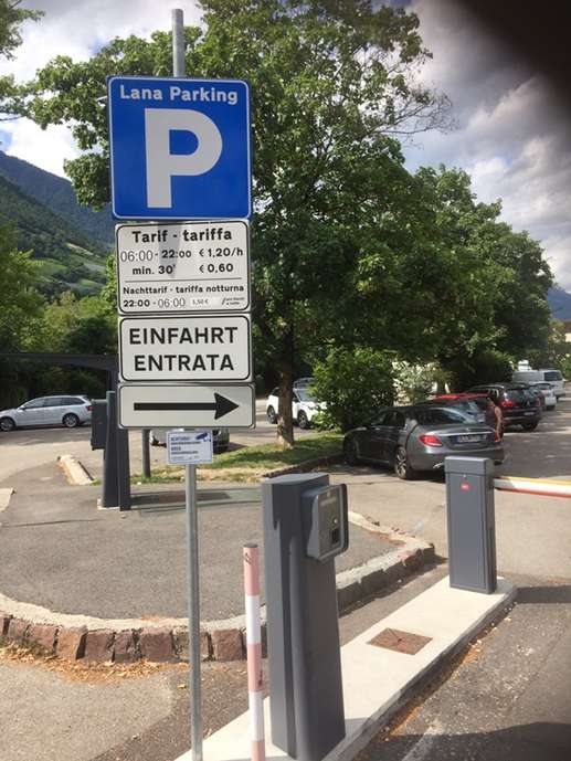 Einem Ort wurde ein Foto hinzugefügt