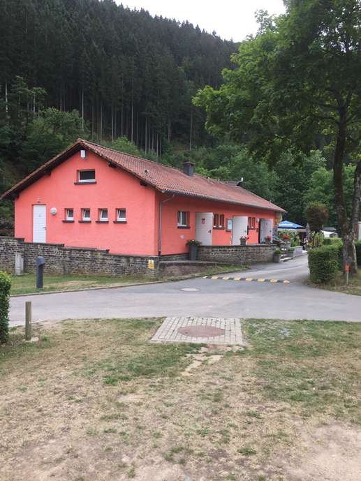 Einem Ort wurde ein Foto hinzugefügt