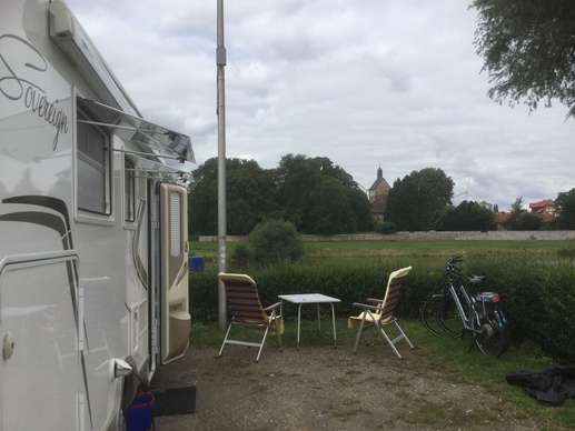 Einem Ort wurde ein Foto hinzugefügt