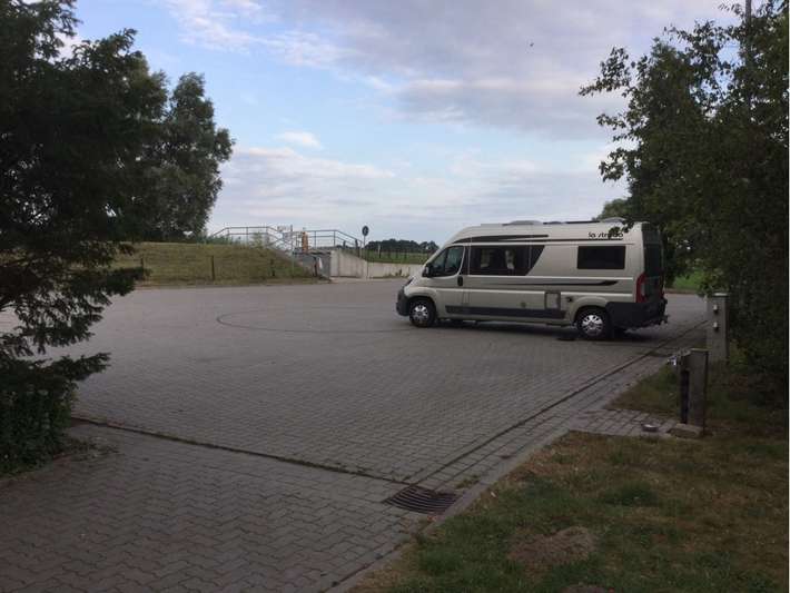 An der Prahmfähre