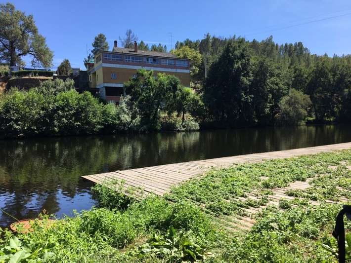 Parking Fornos Gare nabij Rio Mondego