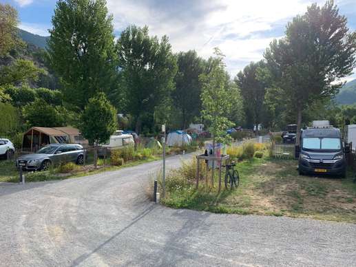 Einem Ort wurde ein Foto hinzugefügt