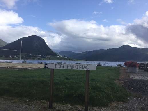 Einem Ort wurde ein Foto hinzugefügt