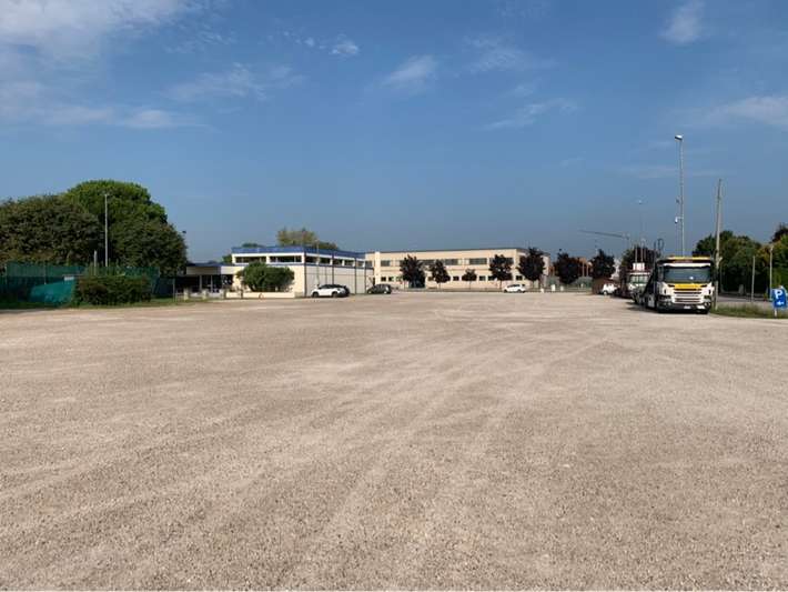 Parking Parcheggio piscina