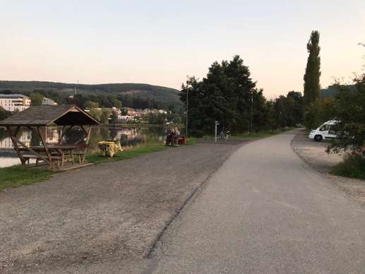 Einem Ort wurde ein Foto hinzugefügt