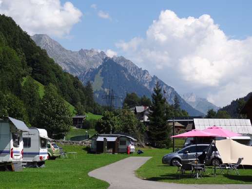 Einem Ort wurde ein Foto hinzugefügt
