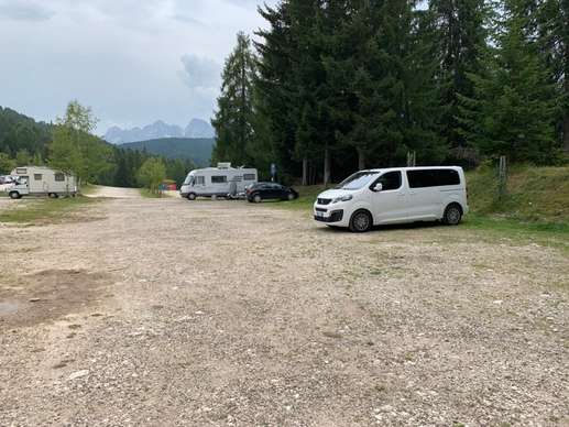 Einem Ort wurde ein Foto hinzugefügt