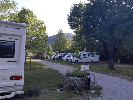 Einem Ort wurde ein Foto hinzugefügt