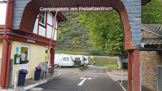 Einem Ort wurde ein Foto hinzugefügt