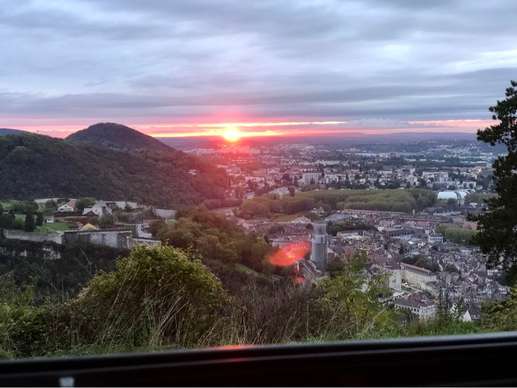 Einem Ort wurde ein Foto hinzugefügt