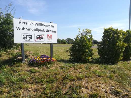 Einem Ort wurde ein Foto hinzugefügt
