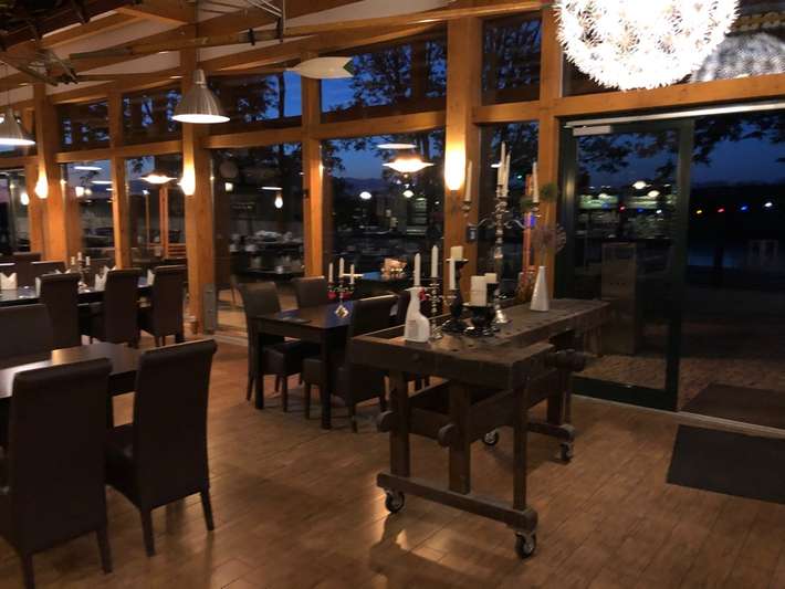Parking Restaurant Weltrad