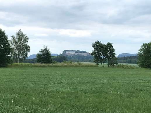 Einem Ort wurde ein Foto hinzugefügt