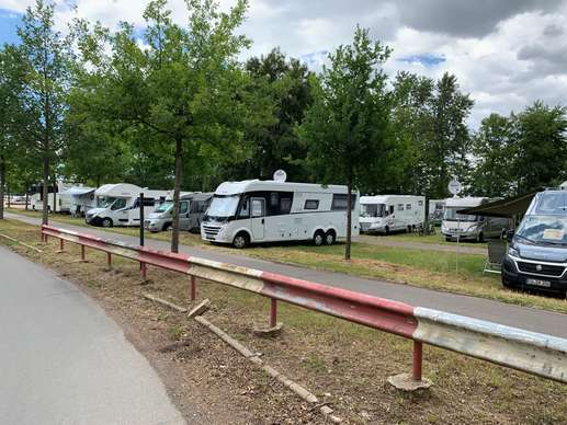 Einem Ort wurde ein Foto hinzugefügt