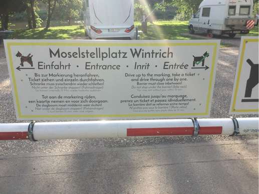 Einem Ort wurde ein Foto hinzugefügt