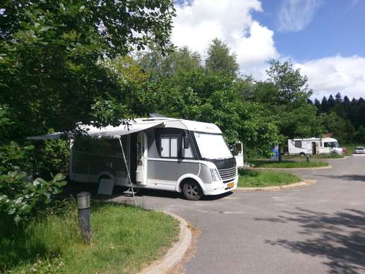Einem Ort wurde ein Foto hinzugefügt