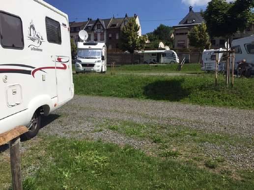 Einem Ort wurde ein Foto hinzugefügt